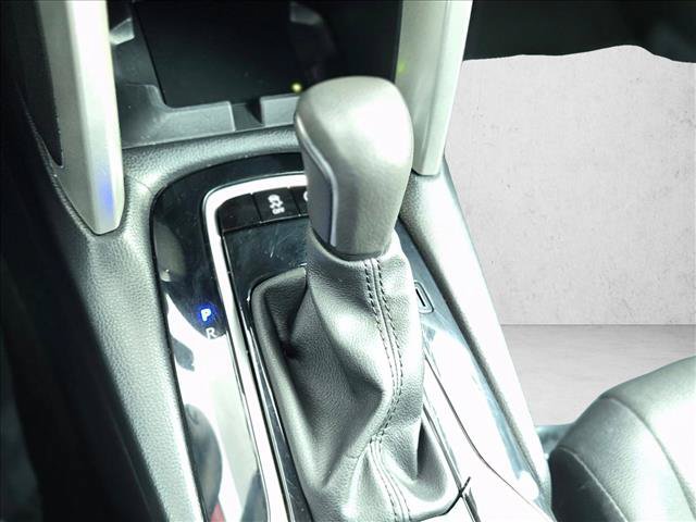 Used 2024 Toyota Corolla Cross XLE FWD image 11