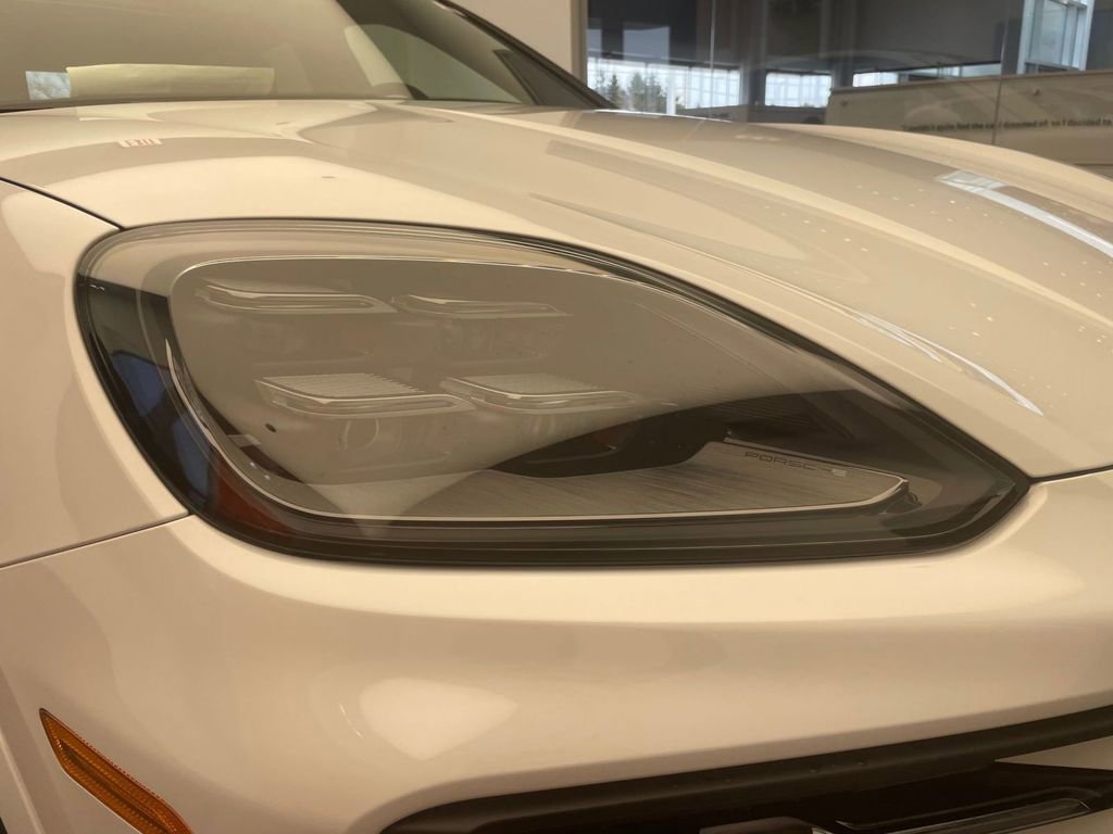 New 2026 Porsche Cayenne Coupe AWD/4WD image 21