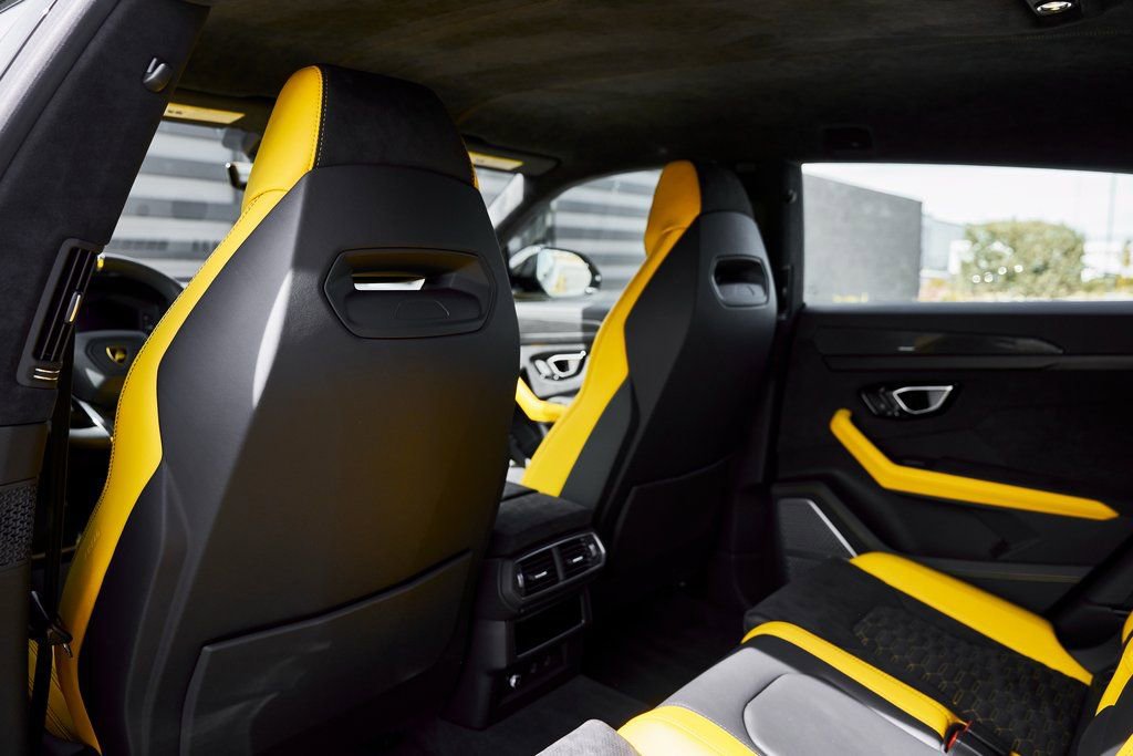 Used 2021 Lamborghini Urus AWD/4WD image 38