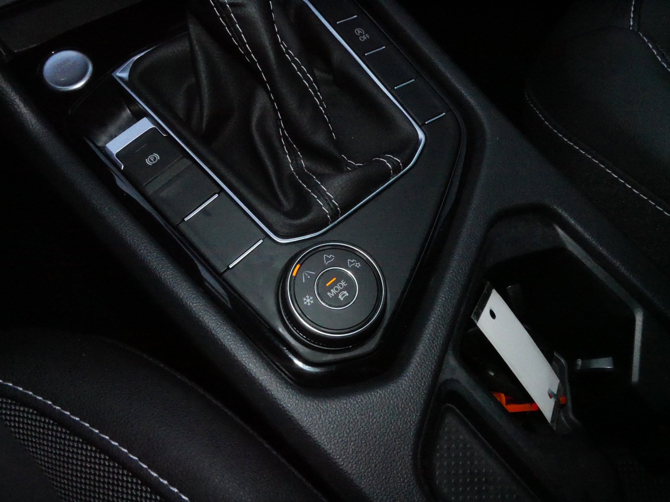 Used 2024 Volkswagen Taos SE image 28