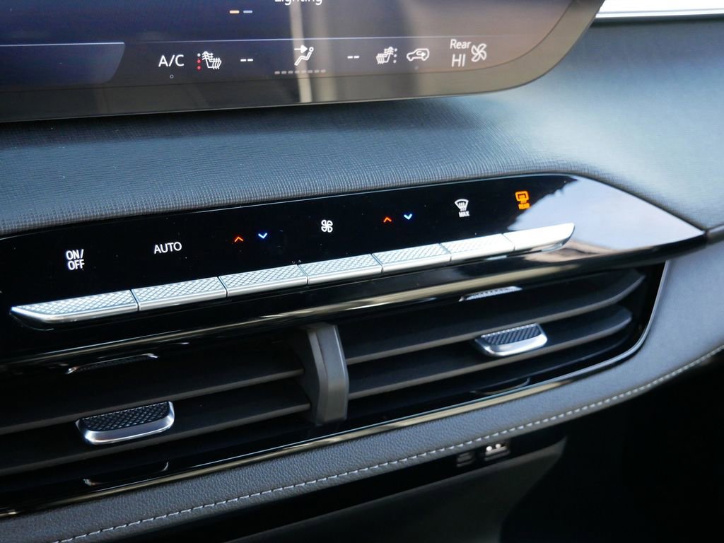 Used 2025 Buick Enclave Sport Touring image 19