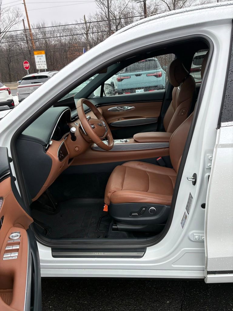 Used 2023 Genesis GV70 2.5T w/ Advanced Package image 24