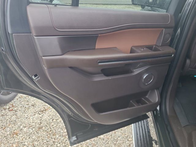 Used 2023 Ford Expedition King Ranch image 16