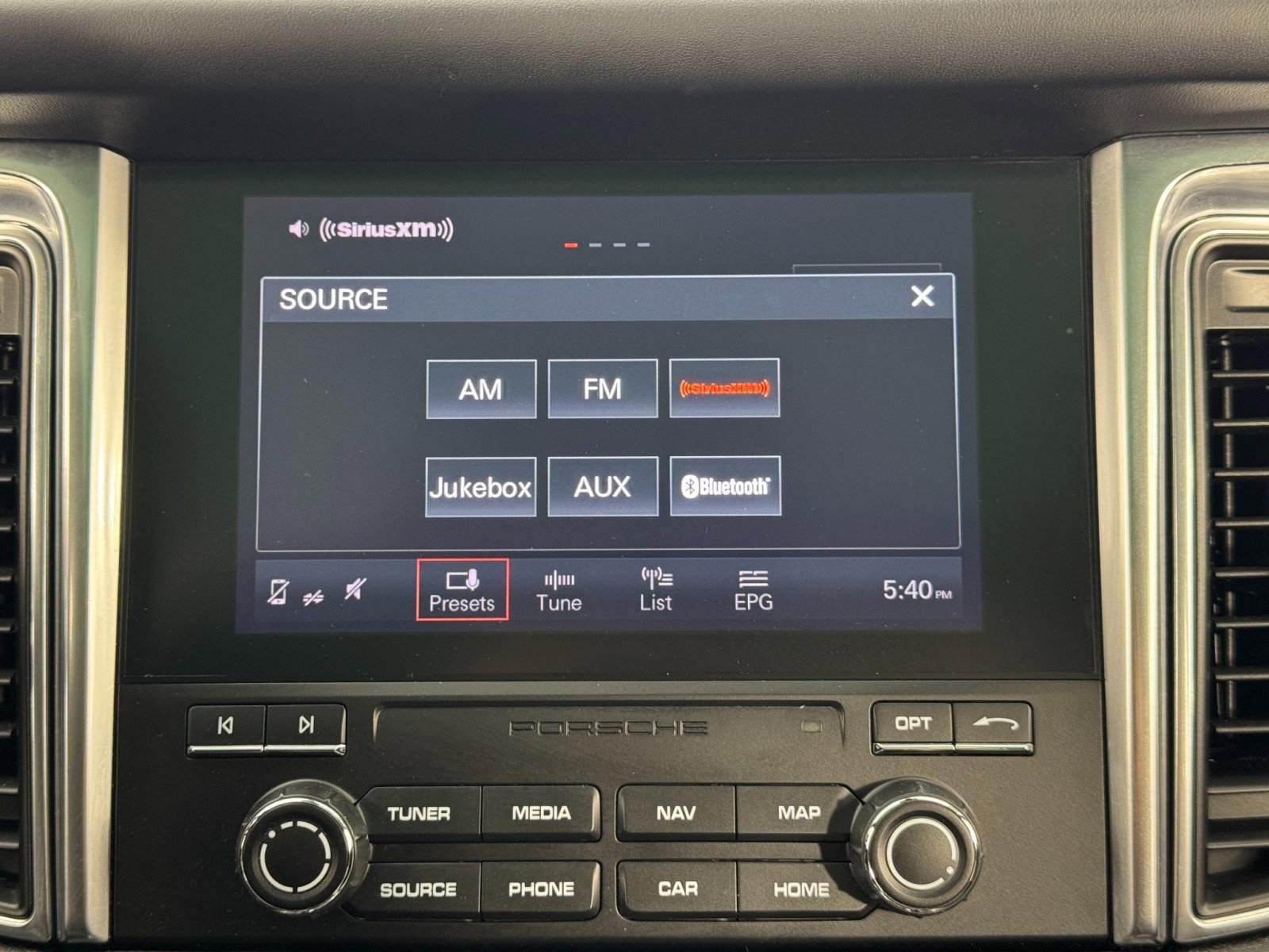 Used 2018 Porsche Macan image 24