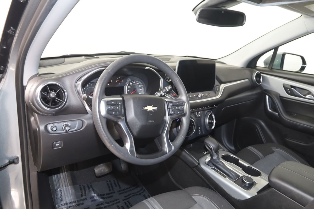 Used 2024 Chevrolet Blazer LT w/ Convenience Package FWD image 24