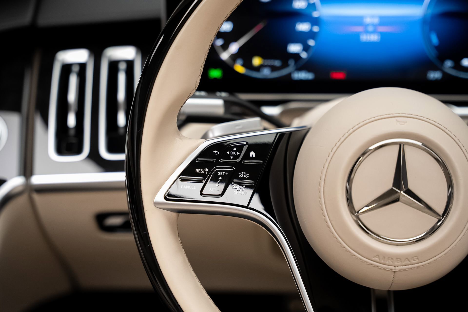 Used 2024 Mercedes-Benz S 580e 4MATIC Sedan w/ AMG Line image 45