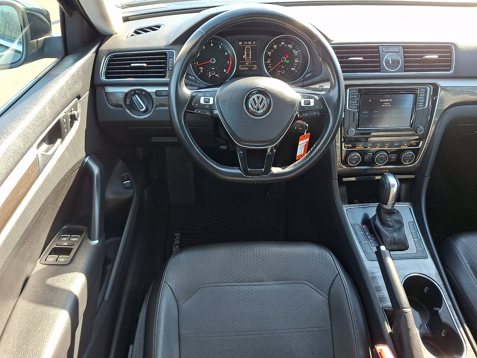 Used 2016 Volkswagen Passat 1.8T SE w/ Lighting Package (P06) image 11