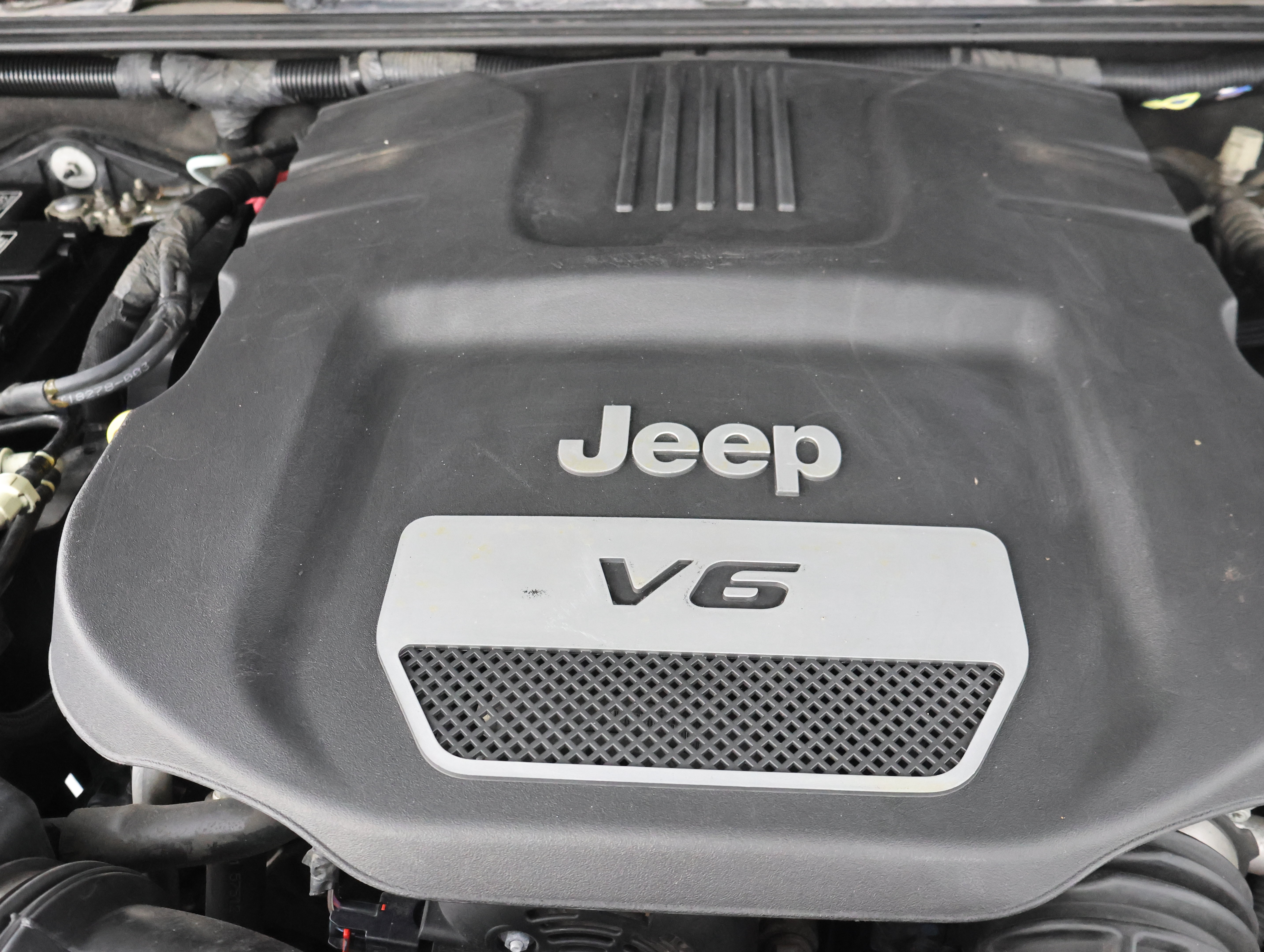 Used 2016 Jeep Wrangler Unlimited Sahara AWD/4WD image 17
