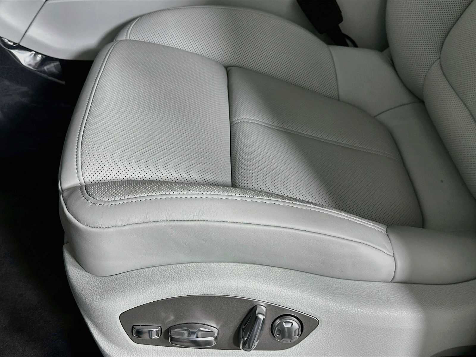 New 2026 Porsche Macan S AWD/4WD image 12