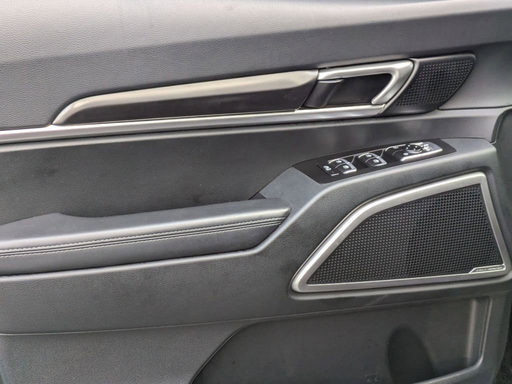 Used 2025 Kia Telluride S image 11