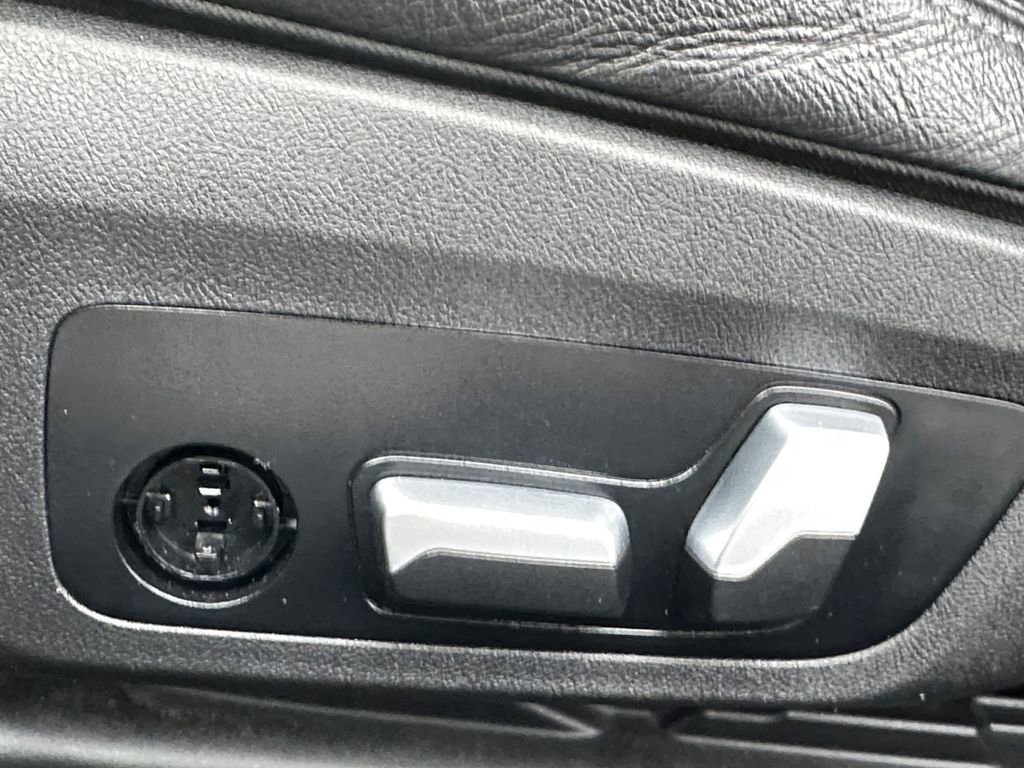 Used 2024 BMW 430i Convertible image 10