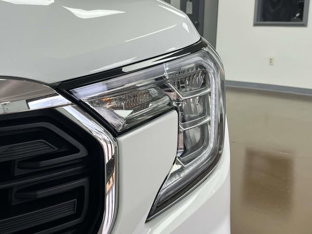 Used 2024 GMC Terrain SLE FWD image 9