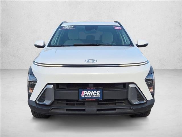 Used 2025 Hyundai Kona SEL FWD image 2