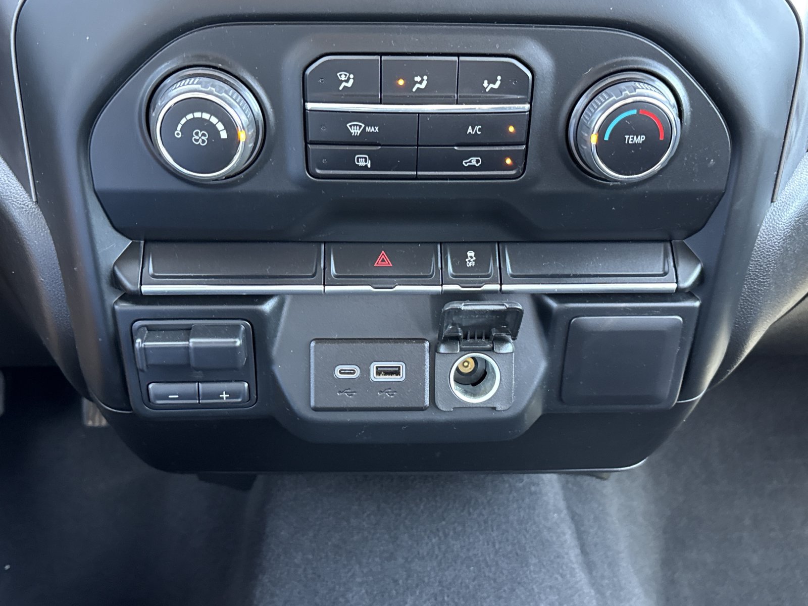 Used 2023 Chevrolet Silverado 2500 Custom AWD/4WD image 21