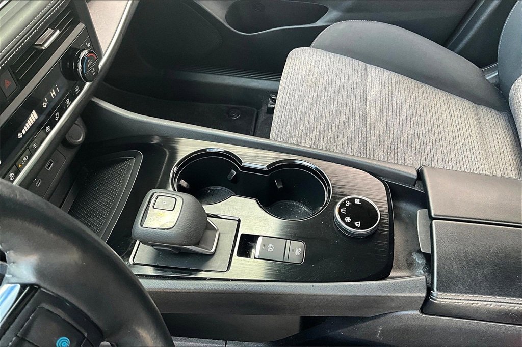 Used 2023 Nissan Rogue SV image 18