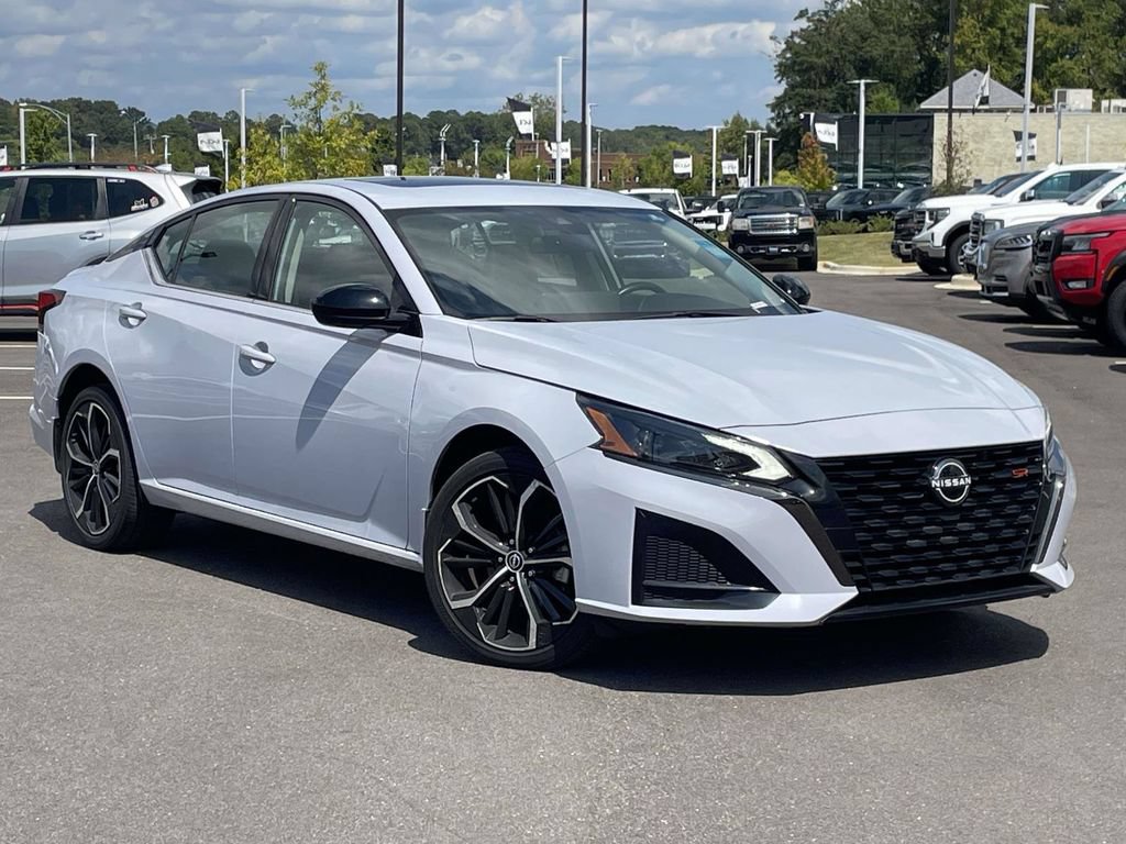 Used 2023 Nissan Altima 2.5 SR w/ SR Premium Package