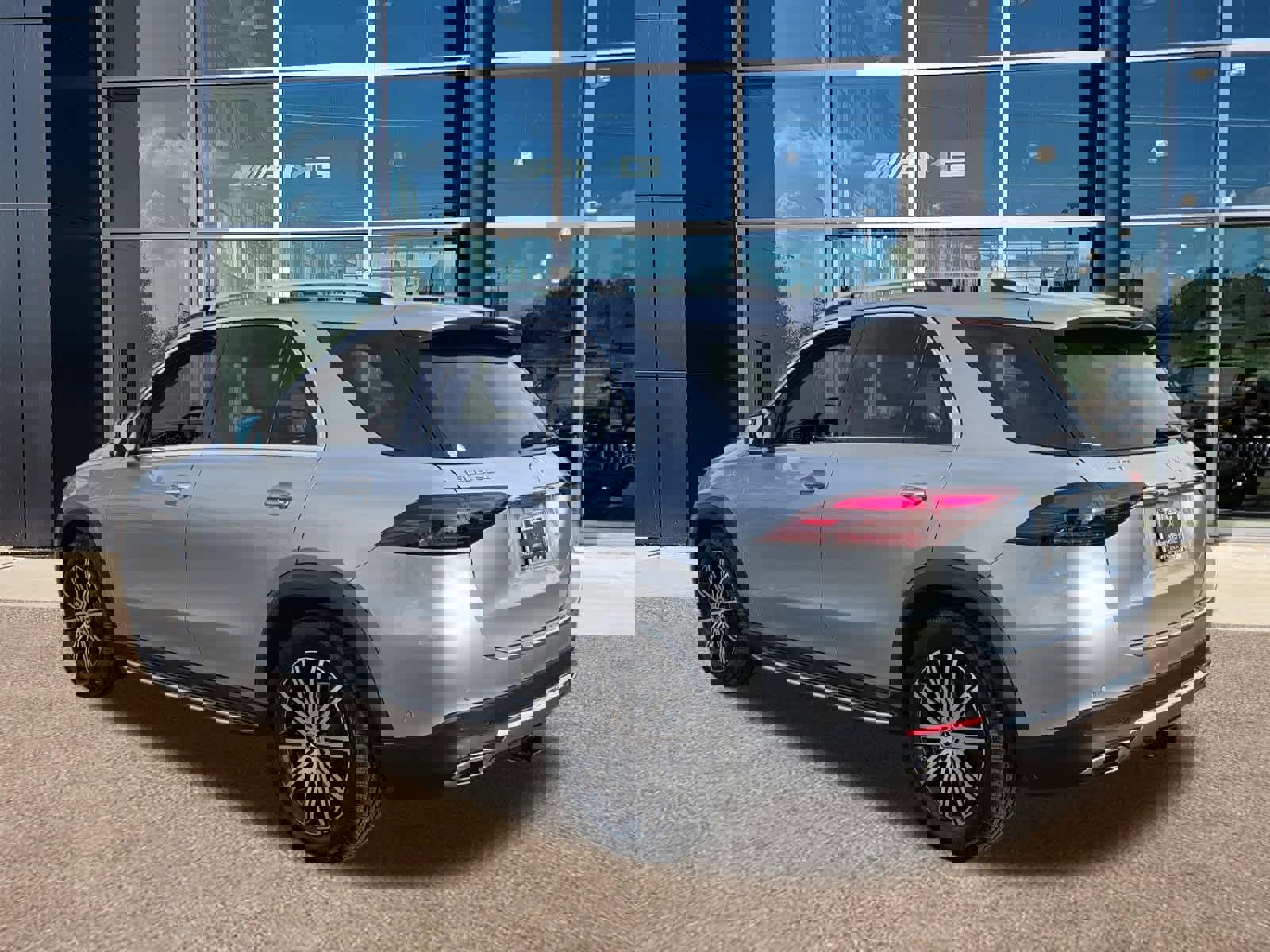 Used 2025 Mercedes-Benz GLE 350 4MATIC image 7