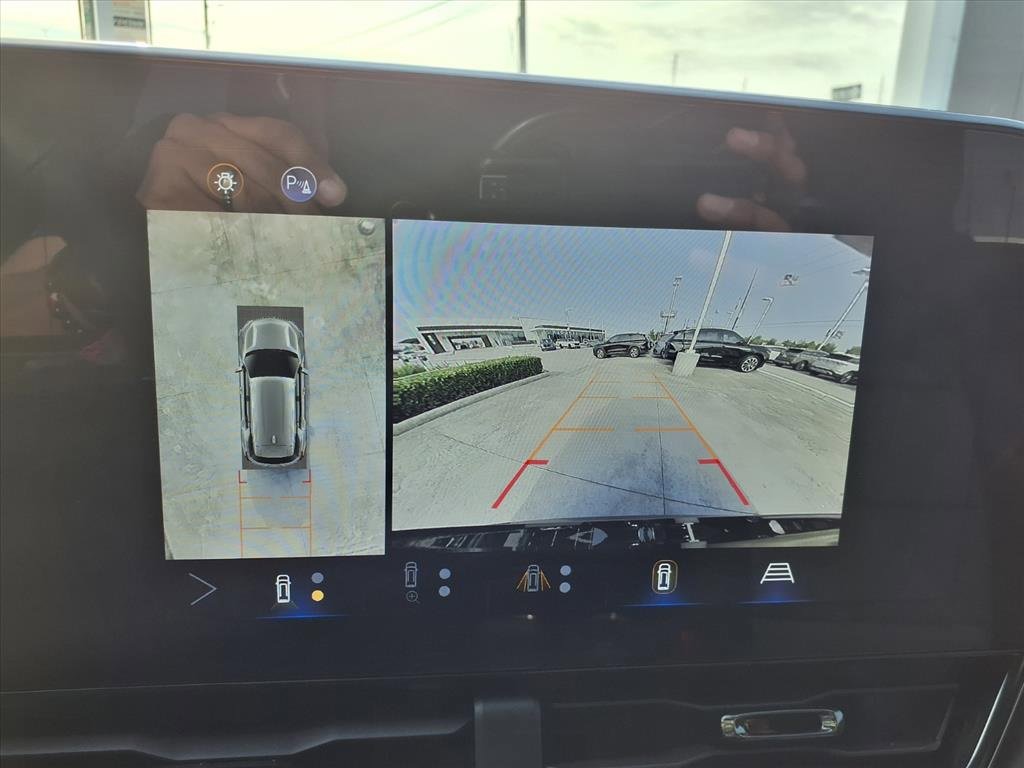 Used 2025 Chevrolet Equinox RS w/ Safety and Technology Package image 5