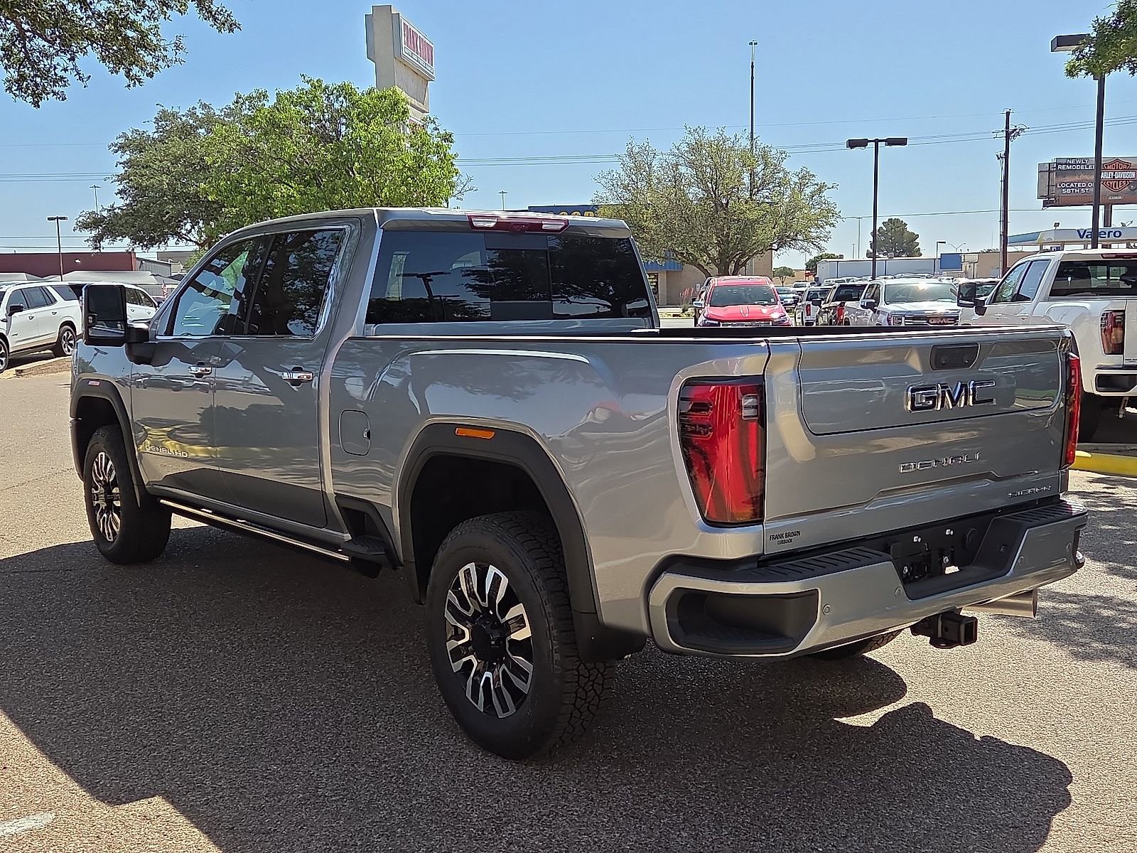New 2026 GMC Sierra 2500 Denali Ultimate w/ LPO, Black Badging Package AWD/4WD image 3