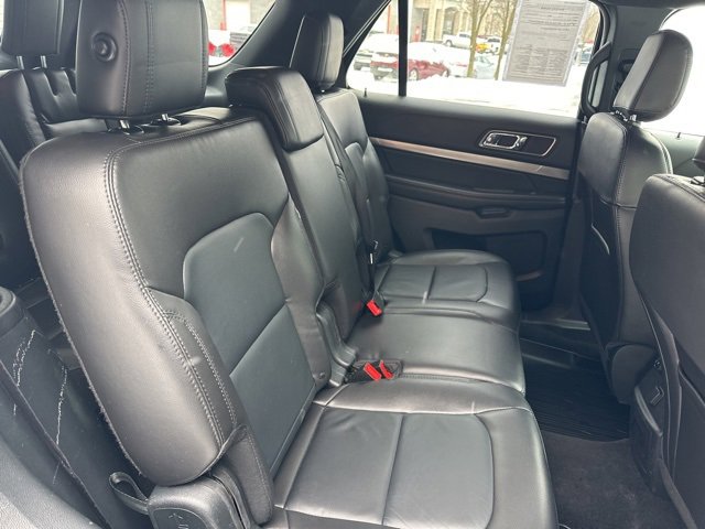 Used 2018 Ford Explorer XLT w/ Equipment Group 202A image 29