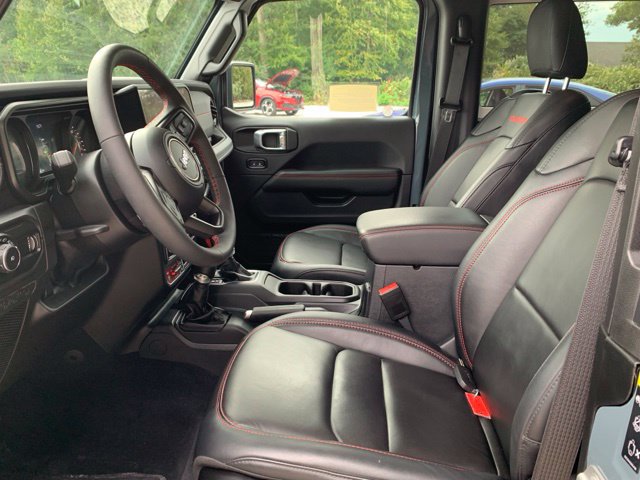 Used 2024 Jeep Wrangler Rubicon AWD/4WD image 33