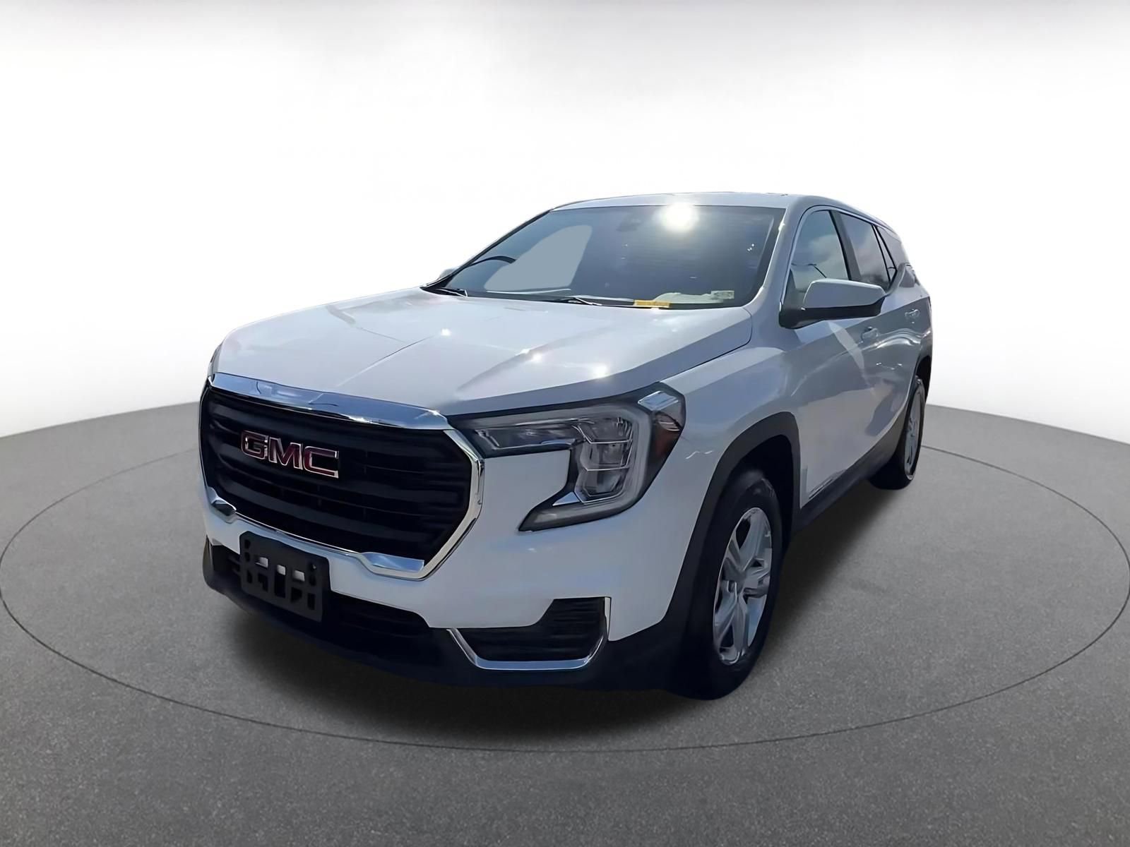 Used 2024 GMC Terrain SLE image 7