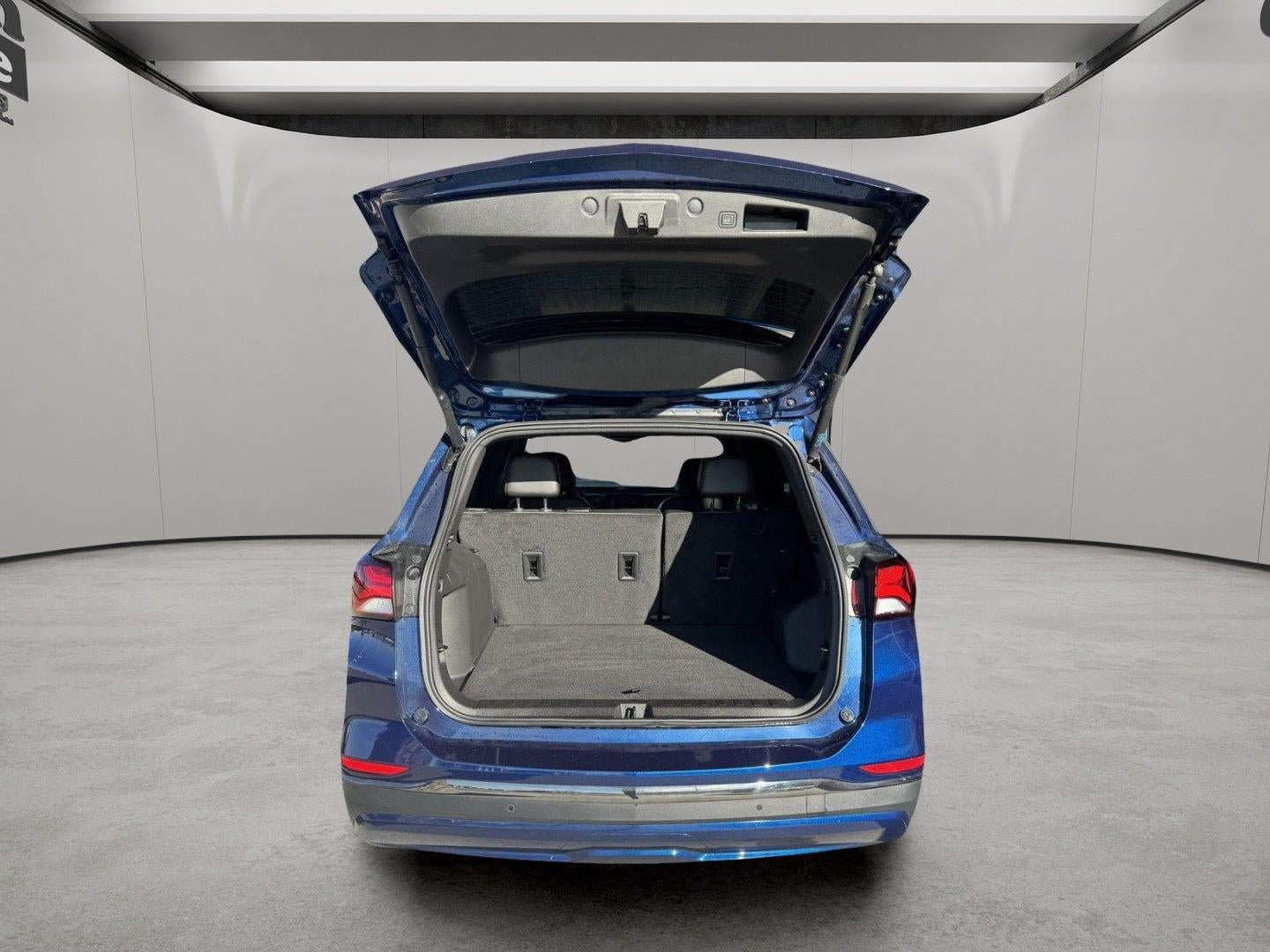 Used 2023 Chevrolet Equinox RS AWD/4WD image 6