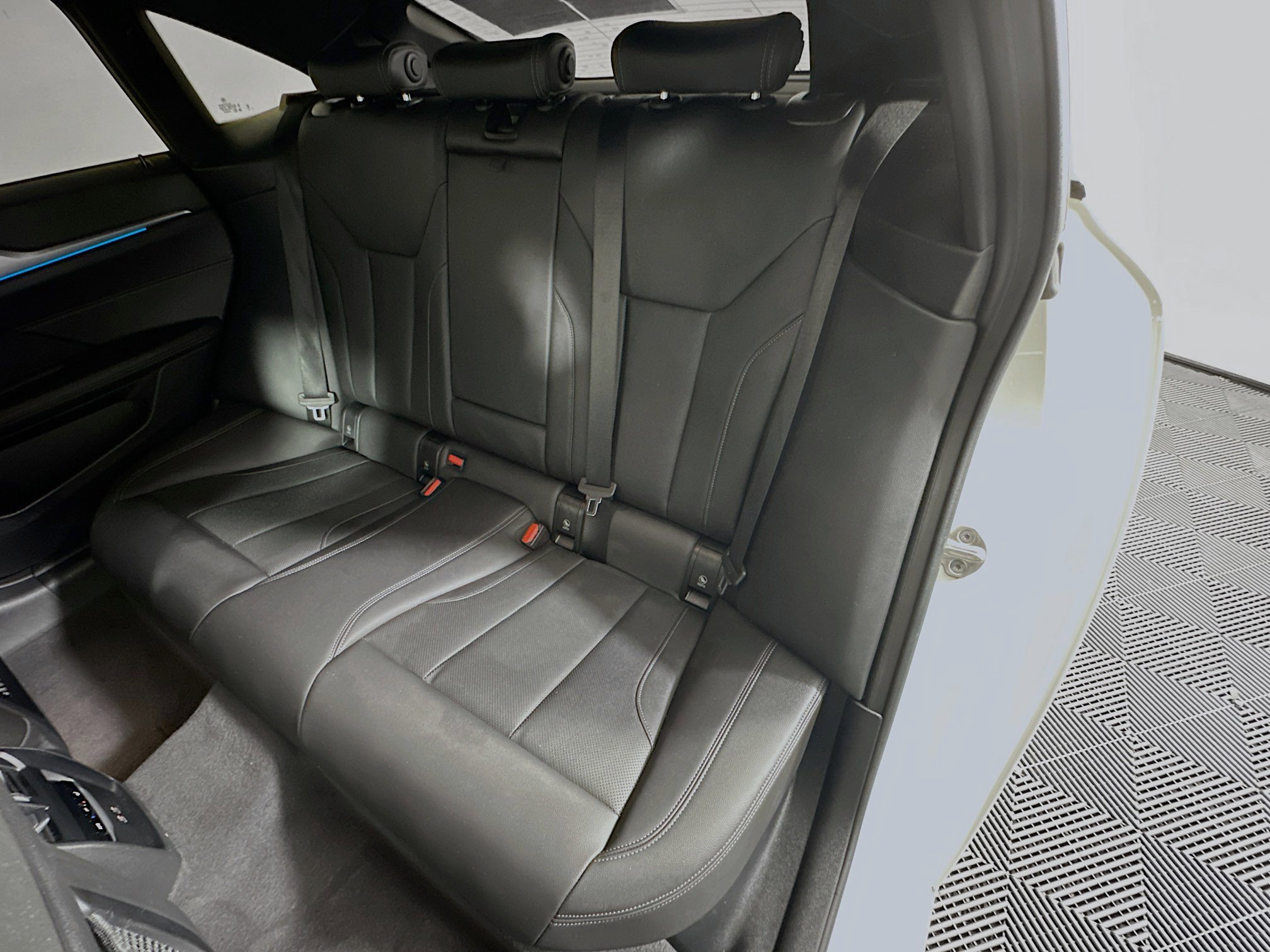 Used 2023 BMW i4 eDrive35 w/ Premium Package image 25