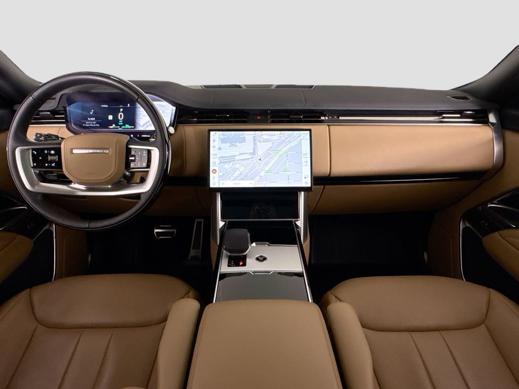 Used 2025 Land Rover Range Rover SE AWD/4WD image 9