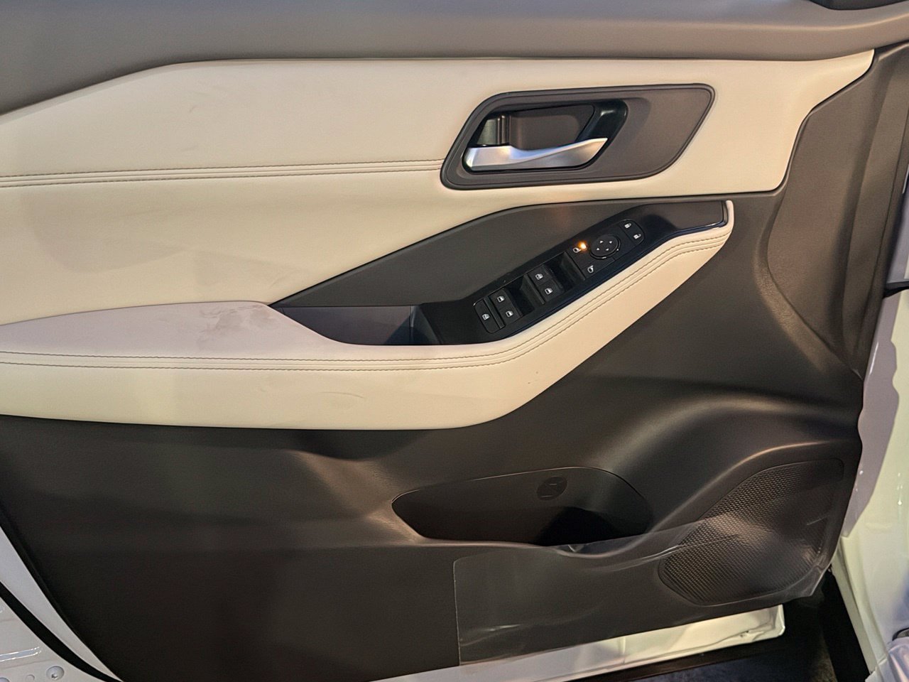 New 2026 Nissan Rogue Dark Armor FWD image 20