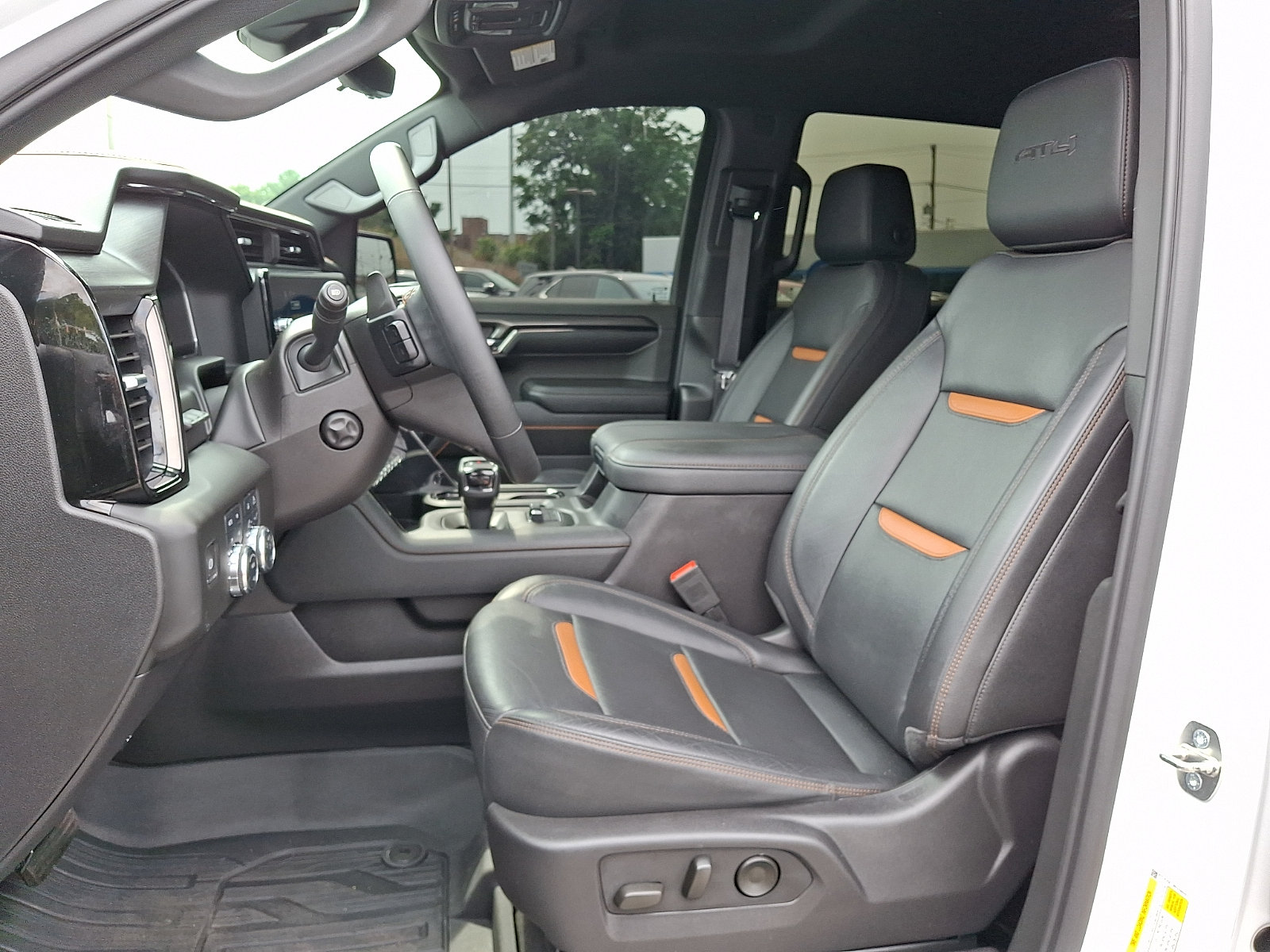 Certified 2024 GMC Sierra 1500 AT4 w/ Technology Package AWD/4WD image 14