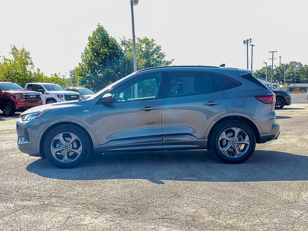Used 2023 Ford Escape ST-Line FWD image 4