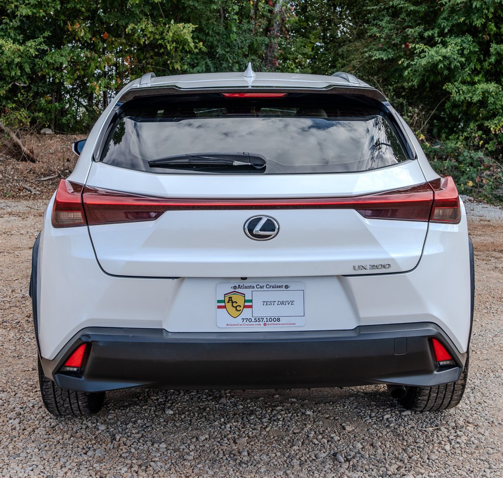 Used 2019 Lexus UX 200 FWD image 4