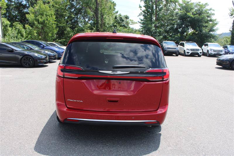 Used 2025 Chrysler Pacifica Select FWD image 7
