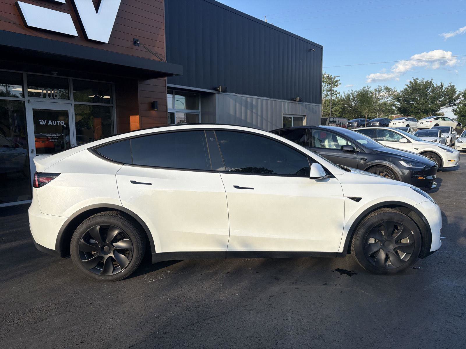 Used 2023 Tesla Model Y Long Range AWD/4WD image 9
