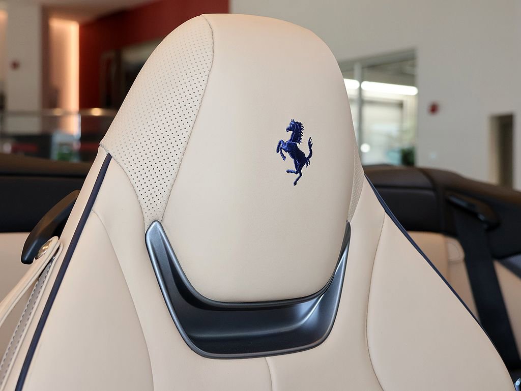 Certified 2020 Ferrari Portofino RWD image 22