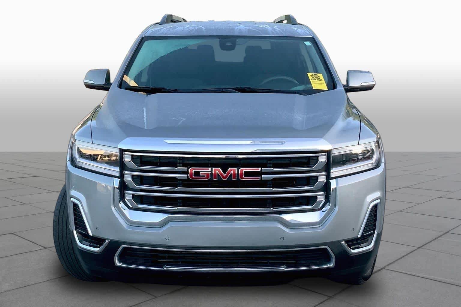 Used 2023 GMC Acadia SLE w/ Driver Convenience Package FWD image 4
