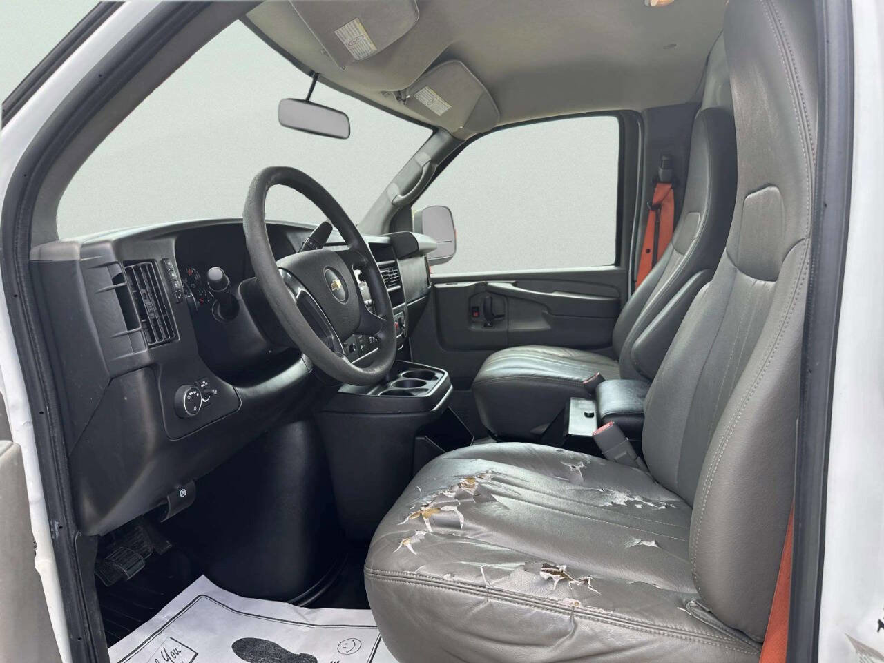Used 2014 Chevrolet Express 2500 image 10