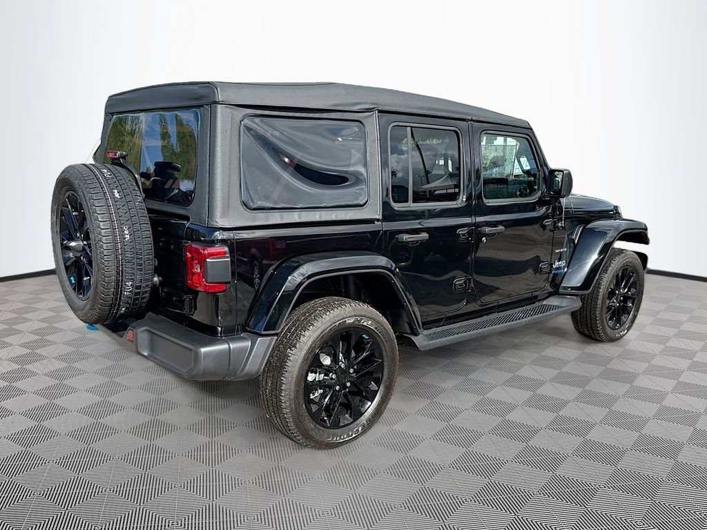 Used 2022 Jeep Wrangler Unlimited Sahara w/ Cold Weather Group image 6