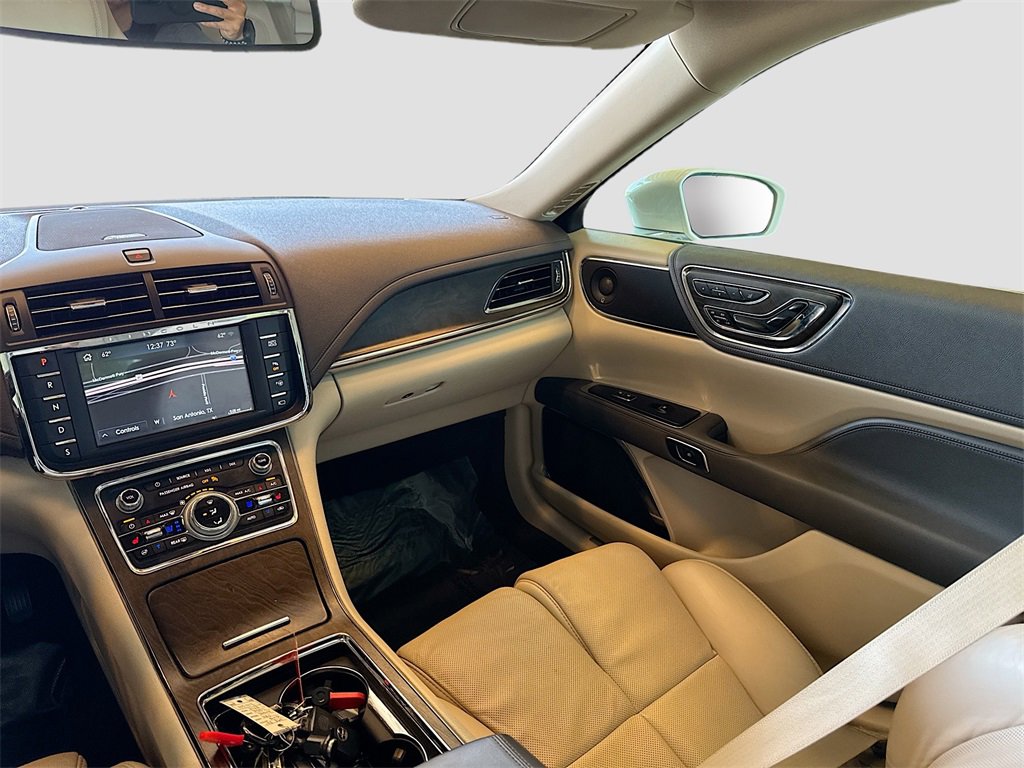 Used 2020 Lincoln Continental Reserve image 25