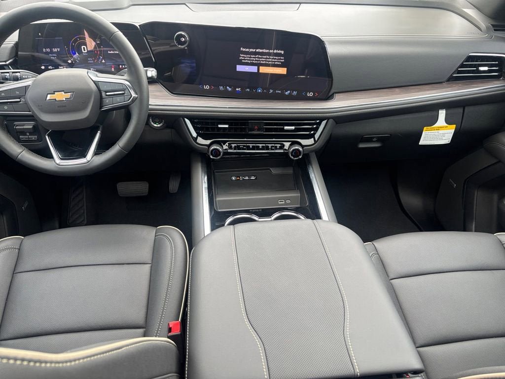 New 2025 Chevrolet Suburban Premier AWD/4WD image 11
