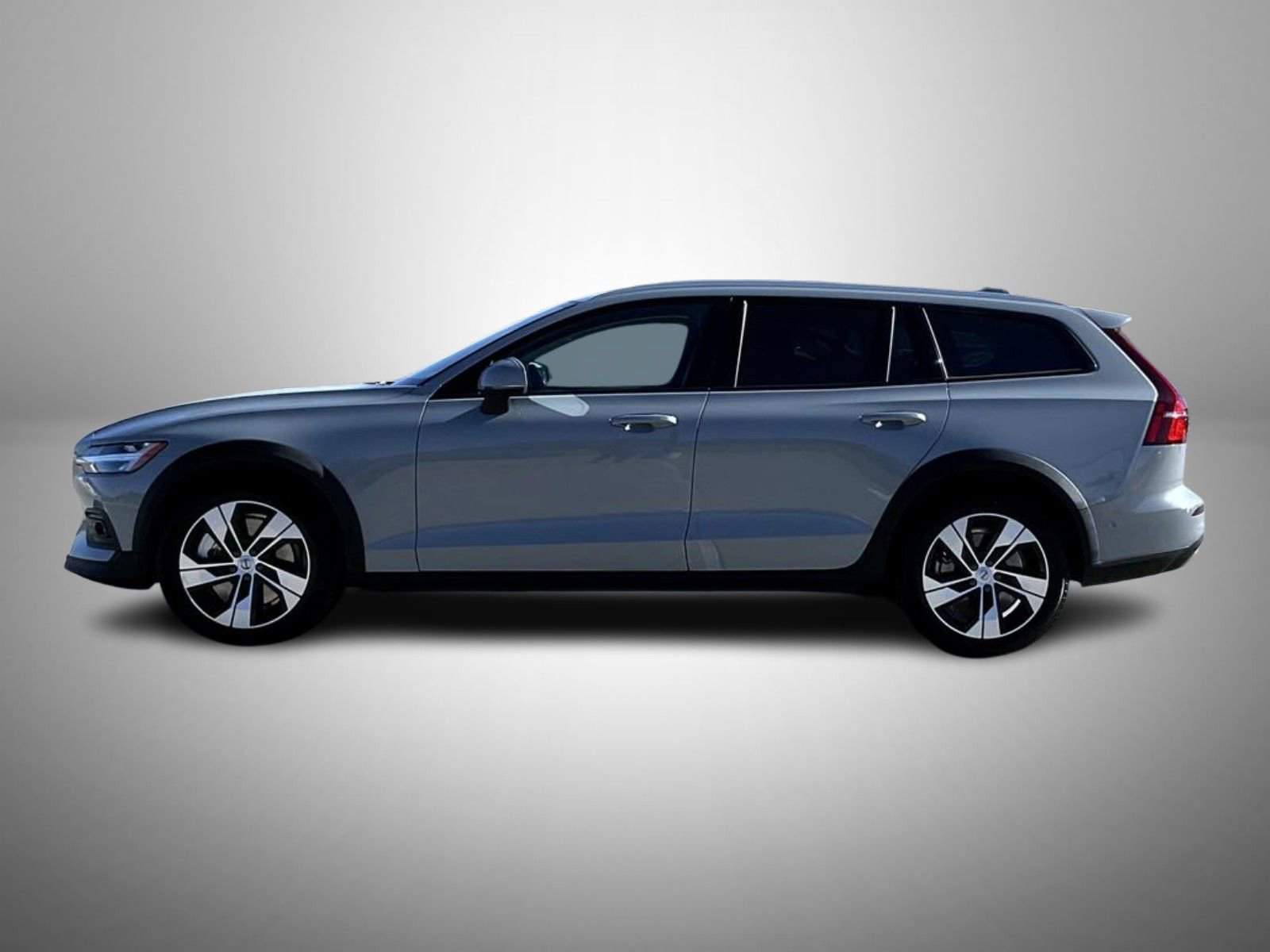 Used 2025 Volvo V60 B5 Cross Country Plus AWD/4WD image 8