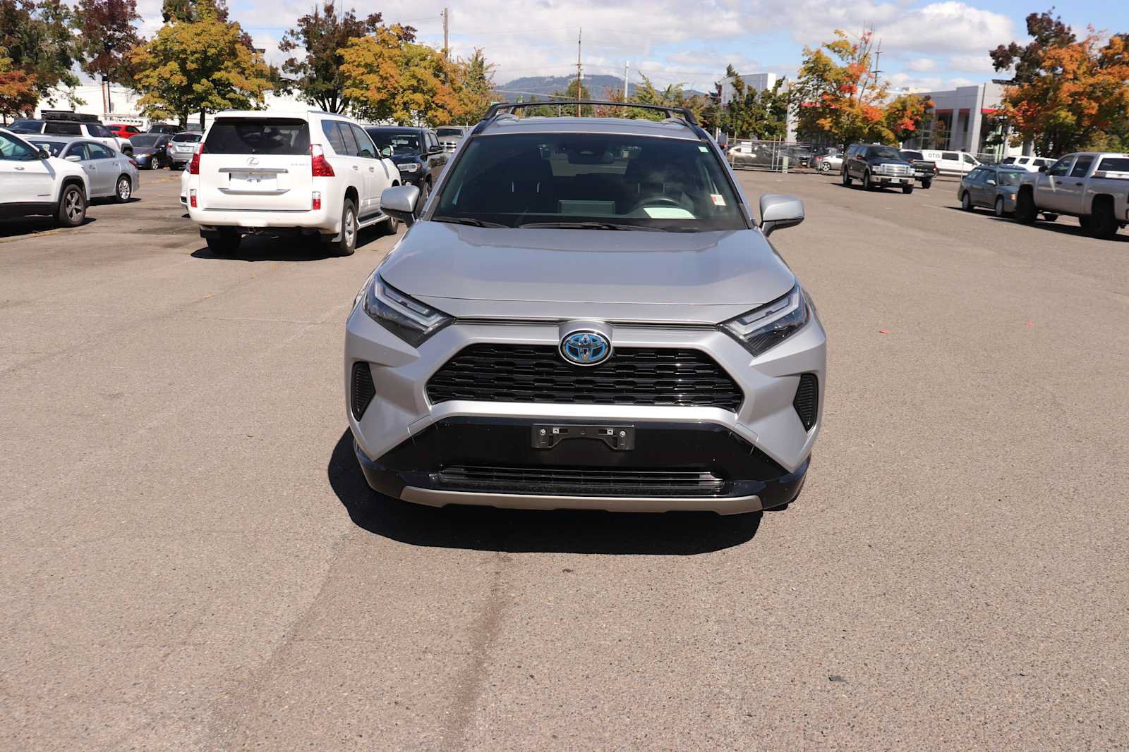 Used 2022 Toyota RAV4 SE w/ Convenience Package AWD/4WD image 2