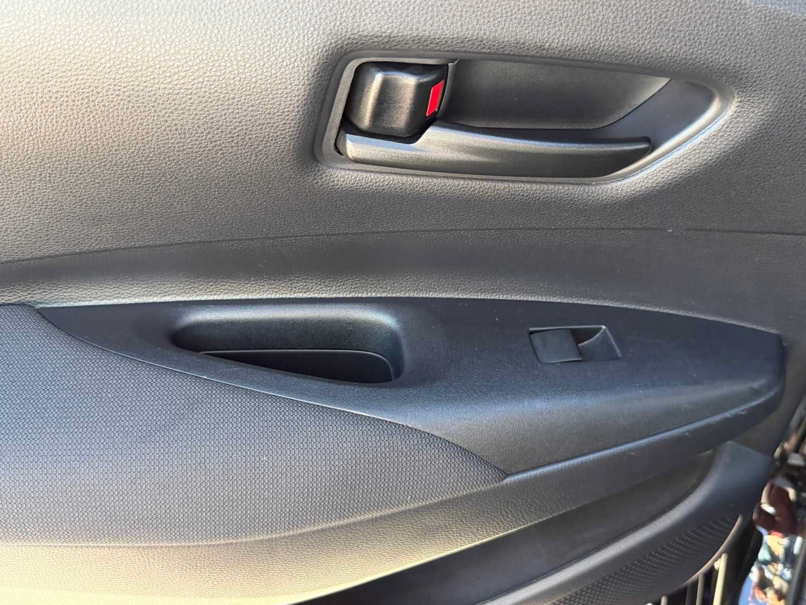 Used 2025 Toyota Corolla LE FWD image 24