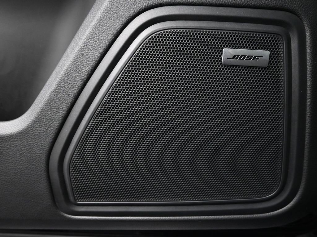 Certified 2026 Porsche Macan AWD/4WD image 17