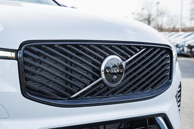 New 2026 Volvo XC60 B5 Plus w/ Protection Package Premier image 12
