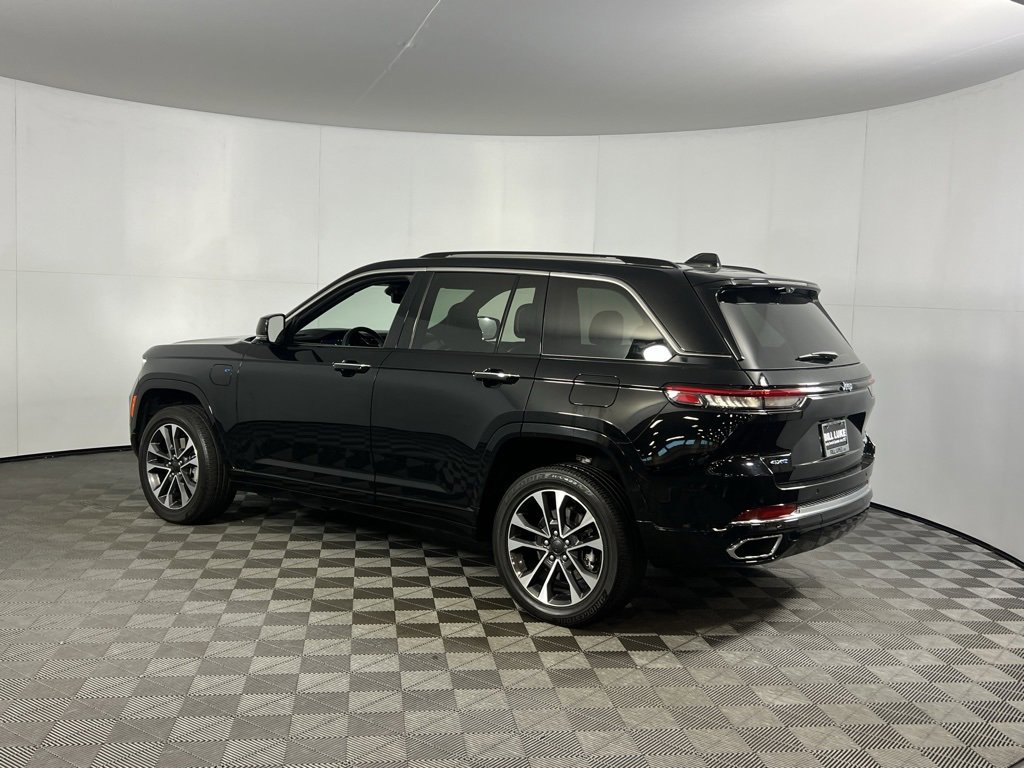 Used 2022 Jeep Grand Cherokee Overland w/ Advanced Protech Group III image 7