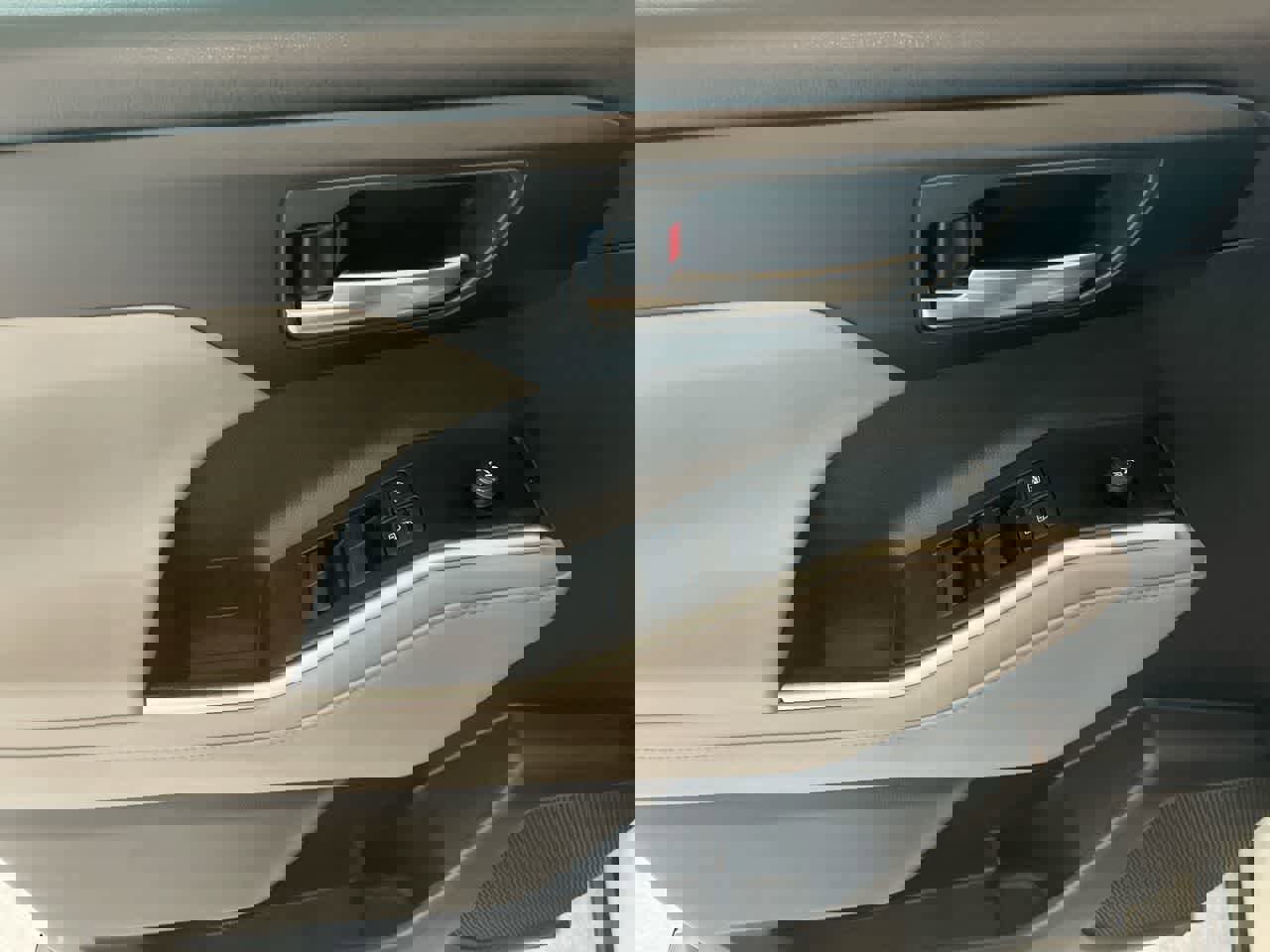 Used 2020 Toyota Highlander XLE image 13