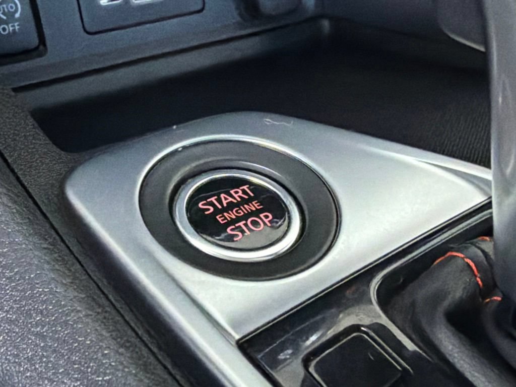 Used 2025 Nissan Sentra SR FWD image 26