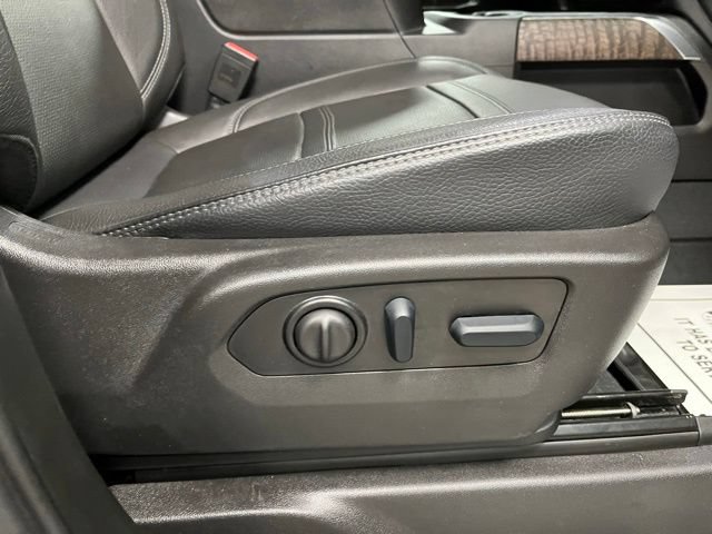 Used 2023 GMC Sierra 3500 Denali w/ Denali Black Diamond Edition AWD/4WD image 58